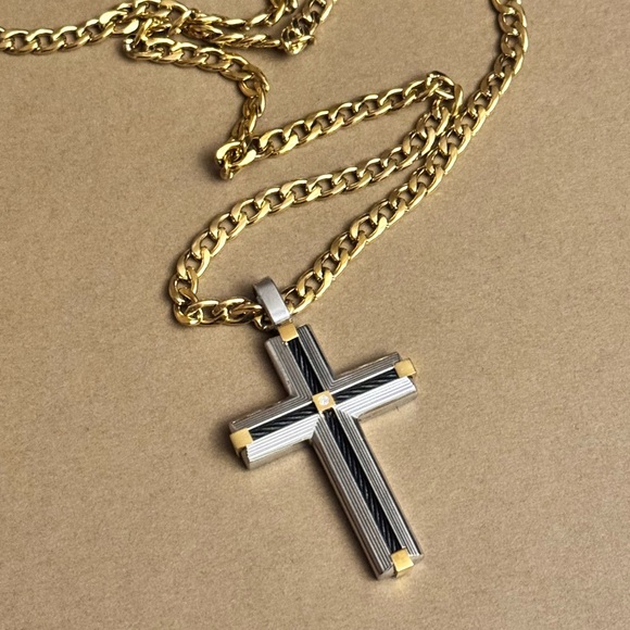 Stainless Steel Cross Pendant Necklace - Picture 1 of 2